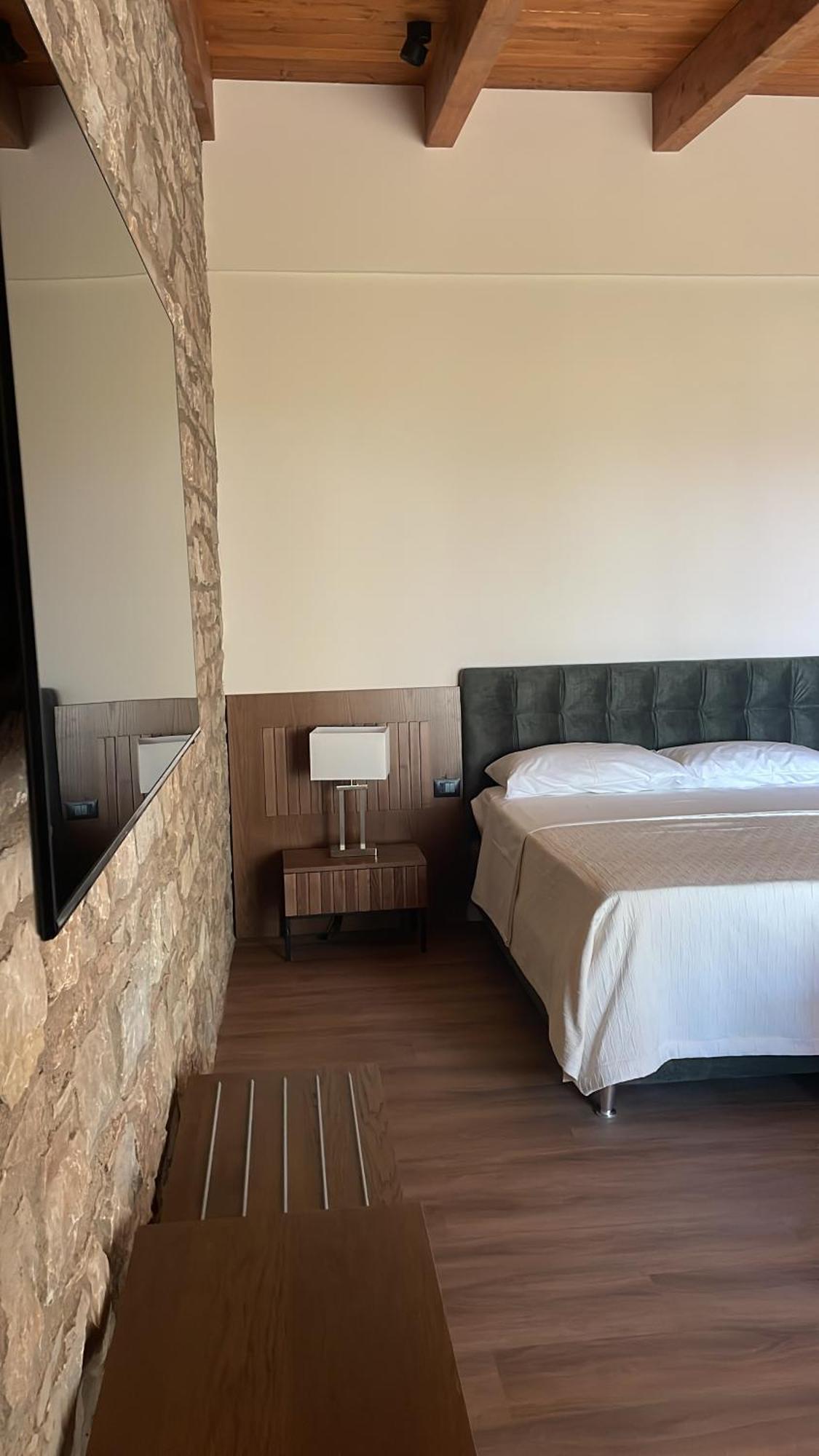 לינה וארוחת בוקר אמנדולארה Casale 700 מראה חיצוני תמונה